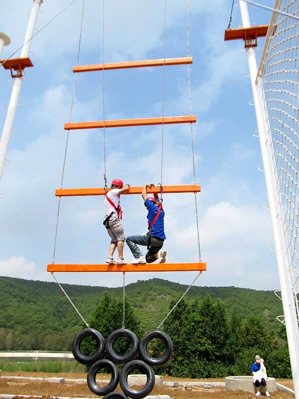 jacob ladder, high ropes challenge, team building