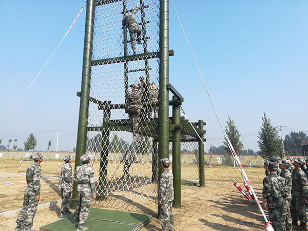 obstacle course, military obstacle course, team building 