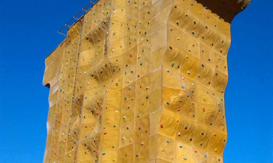 Outdoor Rock Climbing Wall in Beijing Geely University, artificial rock climbing wall