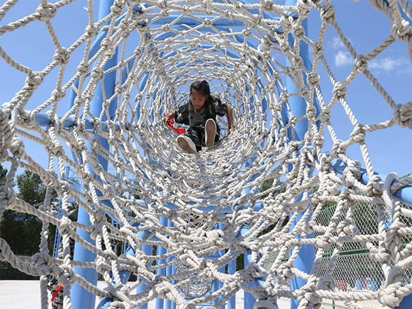 Obstacle Course, playground， ropes course