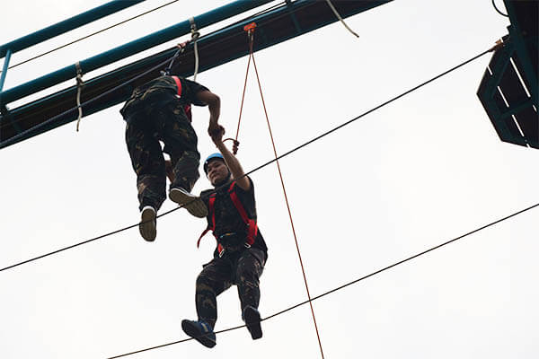 high ropes challenge, high ropes obstacle coures, team building