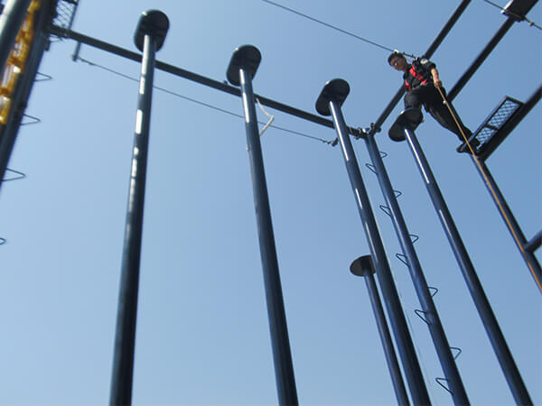 military training equipment， ropes course， climbing wall