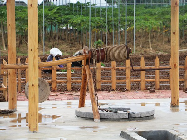 outward bound equipment， ropes course， climbing wall