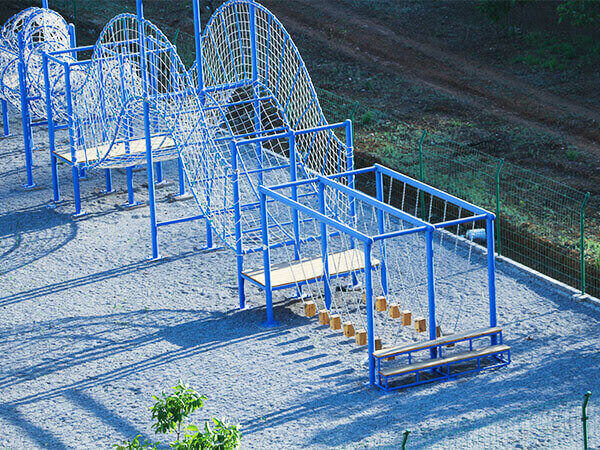 ropes course， outward bound equipment， climbing wall