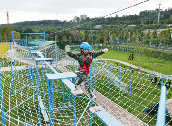 team building, obstacle course, high ropes