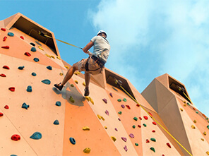 climbing wall， playground， amusement park