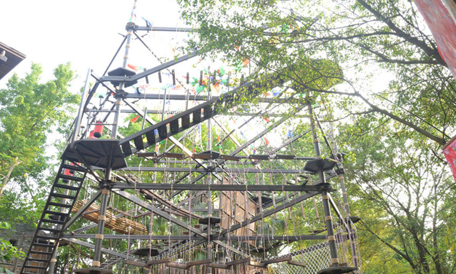 Outdoor High Ropes Adventure Courses