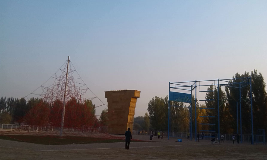 Outdoor Rock Climbing Wall in Beijing Geely University, artificial rock climbing wall